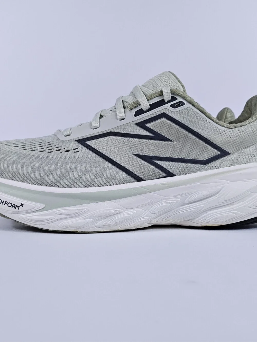 New Balance 1080v14 Womens 9 Wide Max Cushion Road Running Shoes Green White